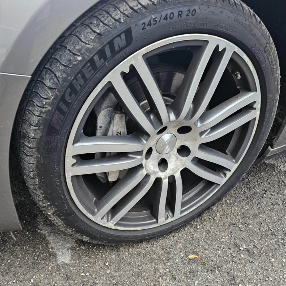 Alloy wheel with diamond cut damage before repair - Example 2